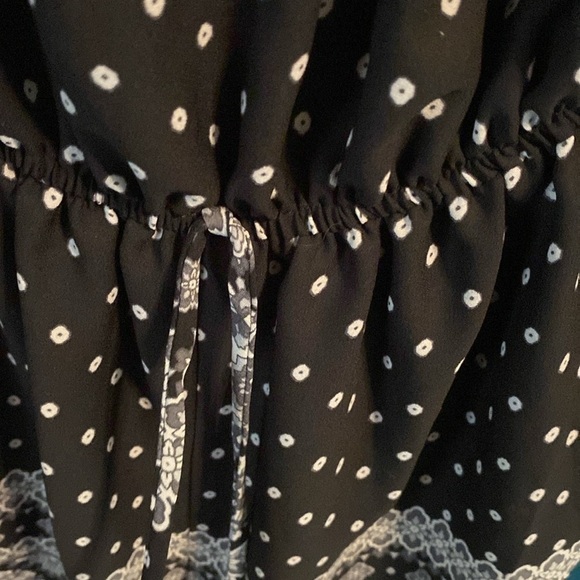 Charlotte Russe Long sleeve Romper. Size small - Picture 6 of 7